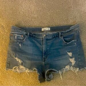 Abercrombie & Fitch The Mom Short high rise